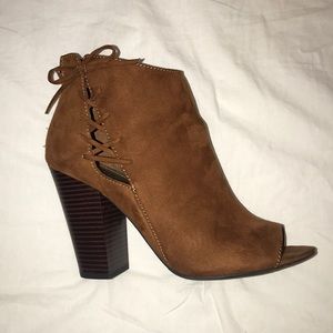 A.n.a ( A New Approach) brown suede booties
